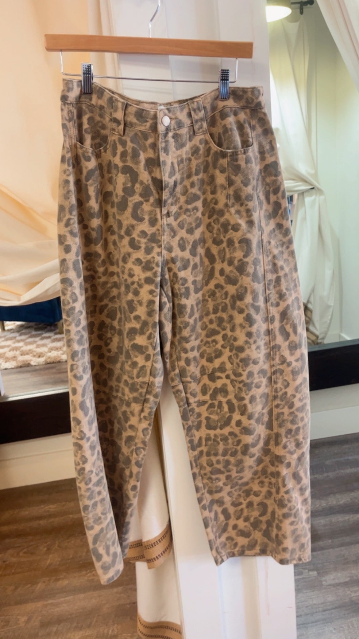 Light Cheetah Barrel Jeans
